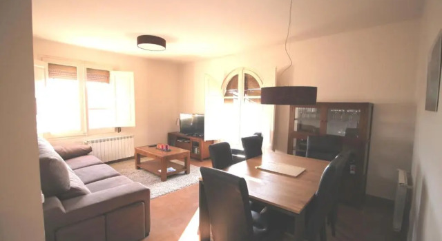 Apartment Market Square, Забронировать Апартаменты/квартира Кардона провинция Барселона, рядом с Приходская церковь Сант-Микель
