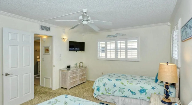 LaPlaya 204D Beach-lovers paradise 200 feet of private beach along the turquoise Gulf of Mexico