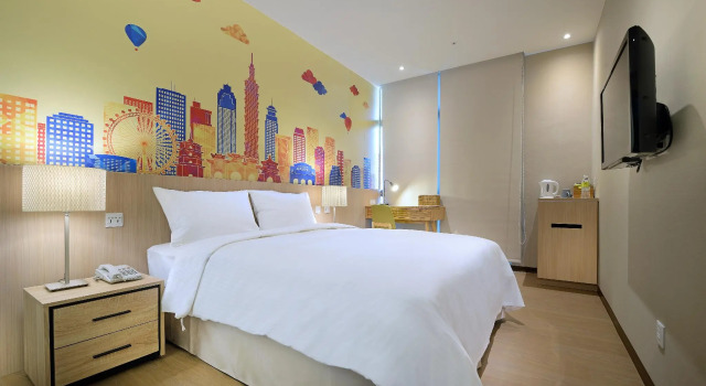 Кровать в общем номере (женский номер) Park City Inn & Hostel
