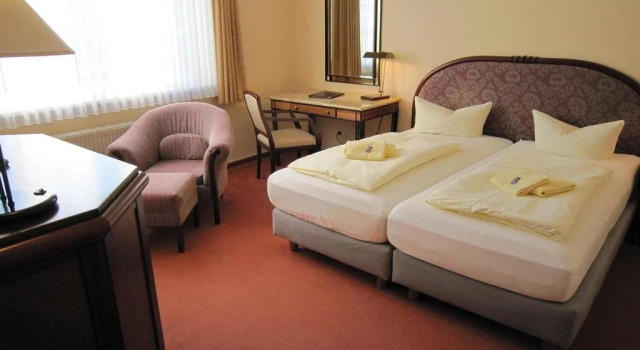 Hotel altGlowe, Забронировать Отель Глове Рюген, рядом с Hauptstrand Glowe