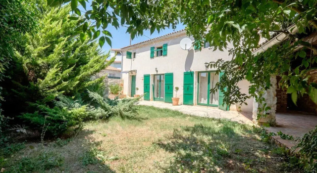 Villa in Istria near Stunning Beaches, Забронировать Вилла Пула Pula Riviera, рядом с Pula Bus Station