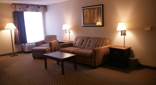Люкс Hampton Inn Olathe