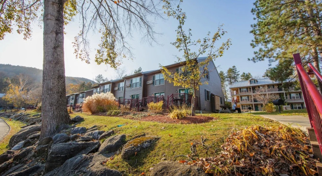 Номер Standard c 1 комнатой с балконом Holiday Inn Club Vacations Oak n Spruce Resort in the Berkshires