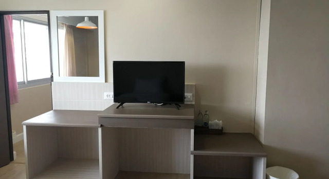 Srivichai Hotel, Забронировать Отель Накхонратчасима Nakhon Ratchasima Province