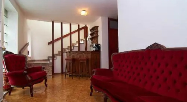 Apartment Emona, Забронировать Апартаменты/квартира Отели Любляна с парковкой, рядом с Robba Fountain - Fountain of Three Carniolan Rivers, Парковка