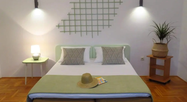Holiday House With sea View, Outdoor Pool and Free Private Parking, Забронировать Вилла Отели Рогозница с бассейном, Бассейн
