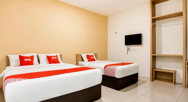 Люкс Superior OYO 89677 Sunflower Hotel