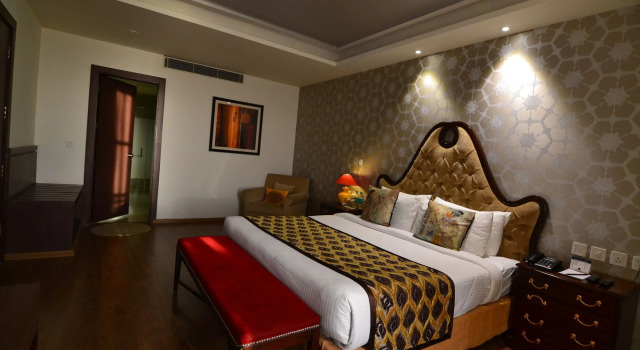 Indraprastha Spa Resort, Забронировать Курортный отель Отели штата Химачал-Прадеш 4 звезды, 4*