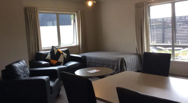Апартаменты с 3 комнатами South Street West Motel