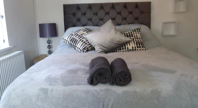 Cosy and Peaceful Maisonette with Terrace, Kidderminster, Забронировать Отель Киддерминстер Вустершир, рядом с Kidderminster Street Market