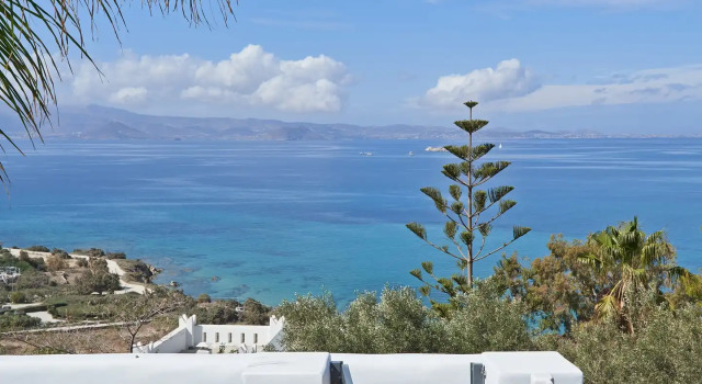 Вилла с 5 комнатами с видом на море Hill Club Naxos