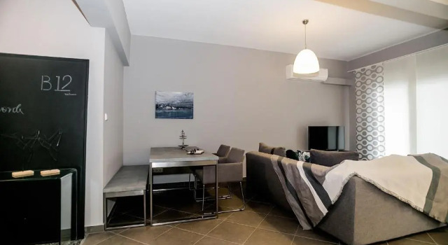 Апартаменты B12 new & modern seafront apartment