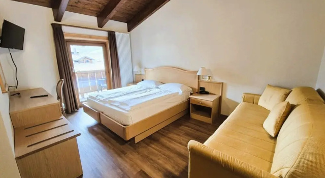 Трёхместный номер Standard с балконом Hotel Angelica