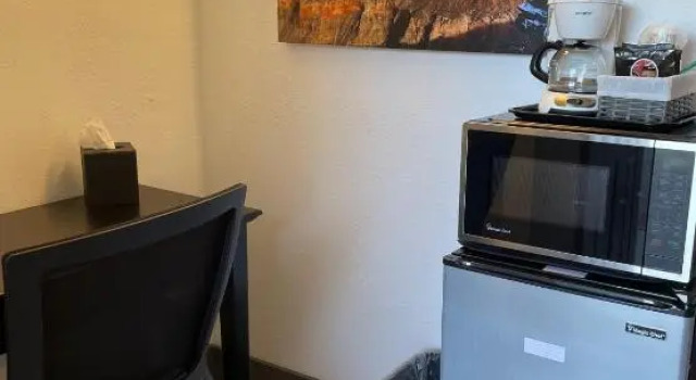 Четырёхместный номер Standard Purple Sage Motel