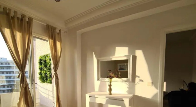 Superbe Appartement à 2 Min de la gare de Tanger et à 5 min de la plage Malabata, Rezerwuj Apartament Hotele w Tanger-Tetouan z parkingiem, Parking