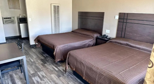 Четырёхместный номер Standard West Inn NAU - Downtown Flagstaff
