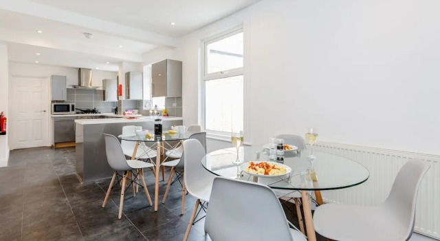 Номер Comfort Westland House Guest house