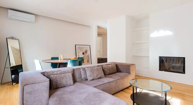 Апартаменты 2BR Chic&Bright com 120m2 em Campo de Ourique