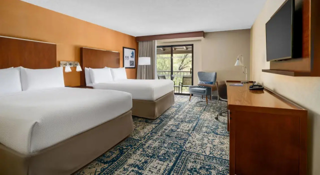 Четырёхместный номер Deluxe Four Points by Sheraton Pleasanton