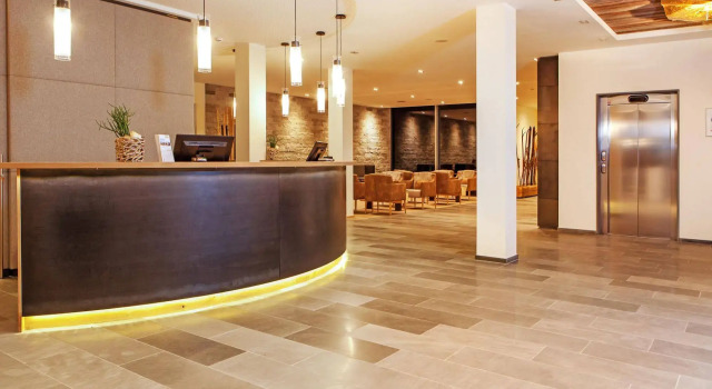 alpenhotel Kaiserfels, Rezerwuj Hotel Hotele w Kitzbuhel z basenem, Basen