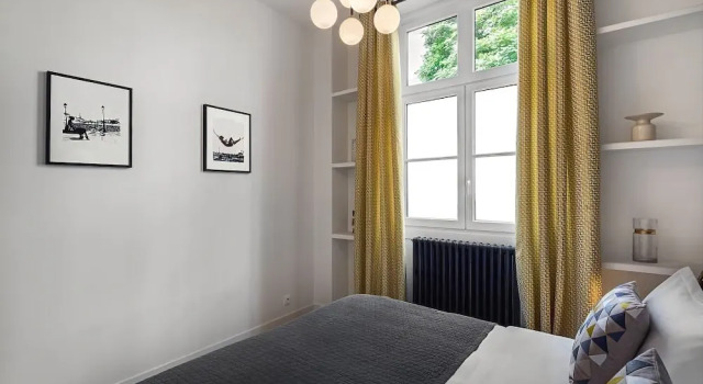 Saint Germain  Bon March Chic Three Bedroom, Забронировать Отель 7-й округ: Дом Инвалидов Париж, рядом с Станция метро Solférino