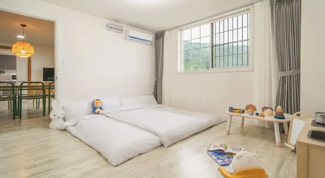 Номер Standard с 2 комнатами с балконом Ganghwa Sandel Bada Kids Gajok Pension