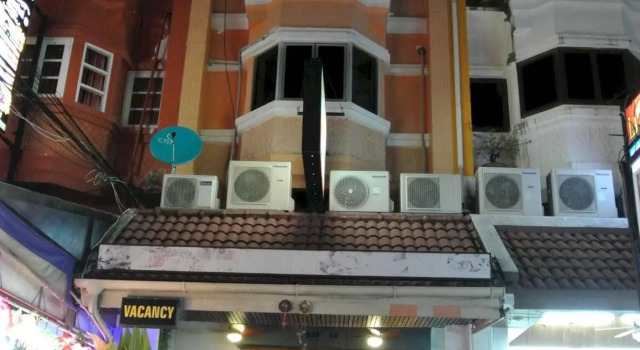 Karon Sunshine Guesthouse & Bar