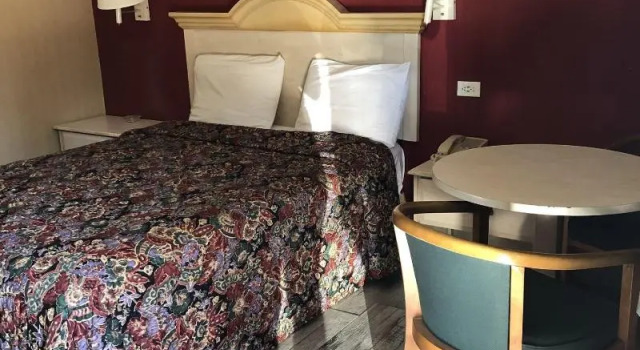 Travelers Inn