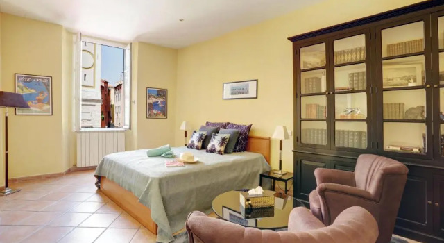 Fontaine - Charming Provencal, Clim, 6 Guest, Old Town Nice, Забронировать Отель Ницца Приморские Альпы, рядом с Набережная Соединенных Штатов