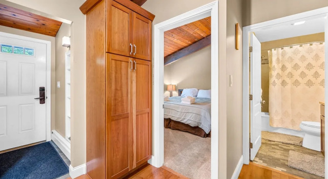Коттедж с 4 комнатами Alpine Court Chalet 4 Bedroom Home