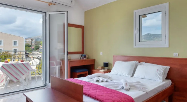 Студия Socrates Apartments