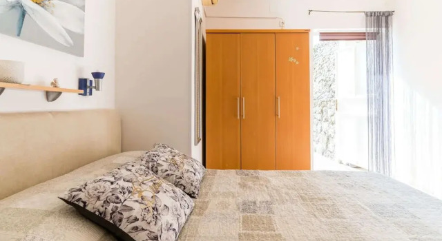 Studio Maro - Studio Apartment With Terrace
