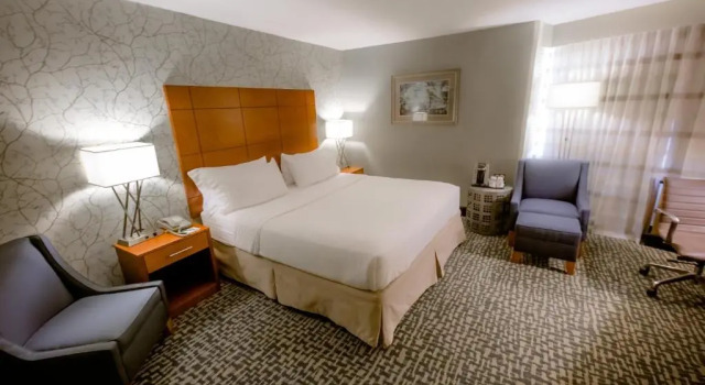 Двухместный номер Executive Holiday Inn Raleigh Dowtown - Capital