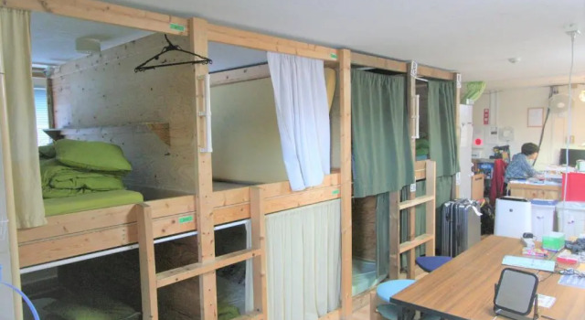Кровать в общем номере Edo Tokyo Hostel