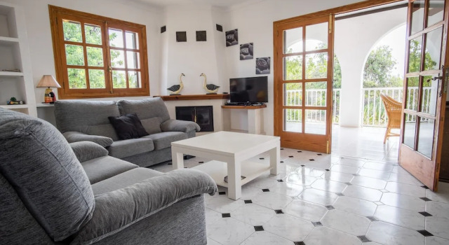 Chalet Irene, Book Chalet Santanyi Majorca