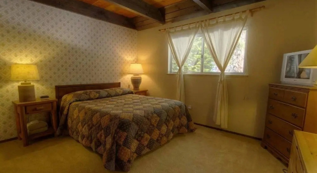 Great Value Chalet in the Woods by RedAwning