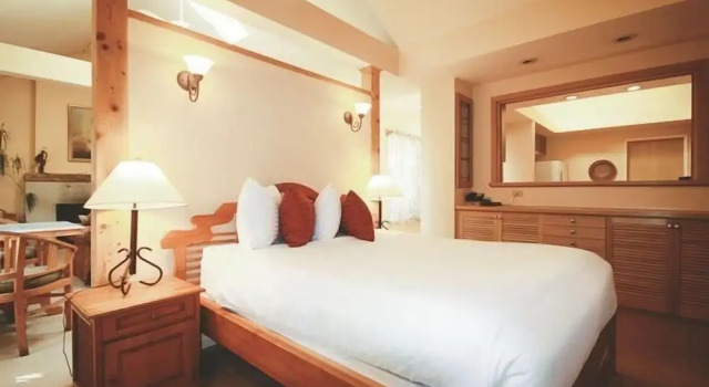 Люкс Deluxe Spinnakers Brewpub & Guesthouses