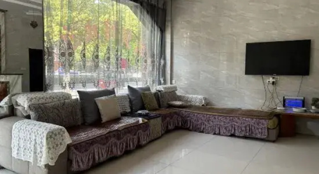 Huangmei Lvyin Business Hotel