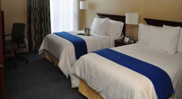 Четырёхместный номер Standard UMass Lowell Inn and Conference Center