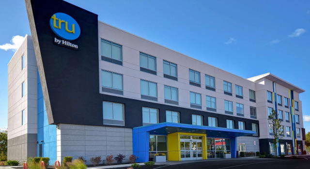 Tru by Hilton Concord