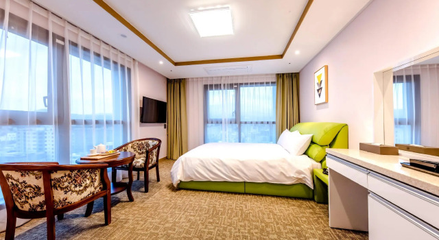 Hotel DK, Забронировать Отель Отели Согвипхо с парковкой, рядом с Реабилитационная клиника «Зоунс» в Чеджу, Парковка