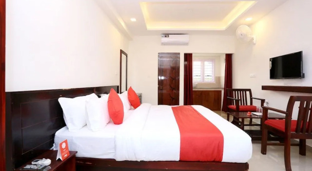 OYO 18959 Pin Point Inn, Забронировать Отель Отели Коччи 3 звезды, 3*