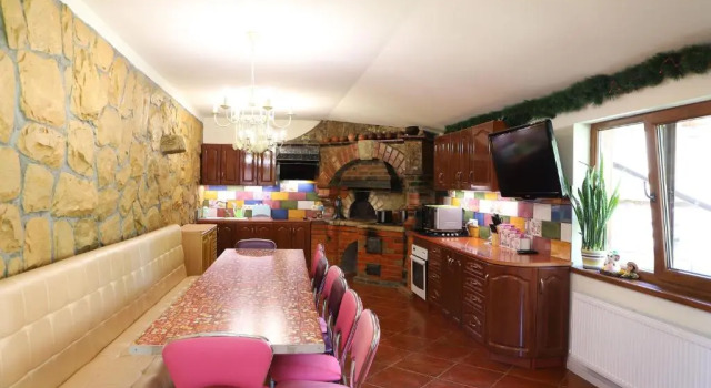 Apple House, Prenota Appartamento Hotel a Ivano-Frankovsk con parcheggio, Parcheggio