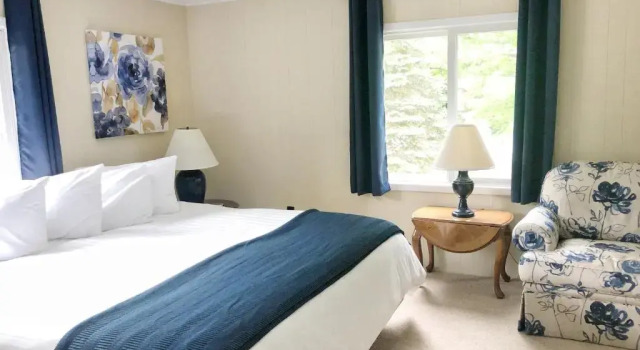 Номер Standard Churchill Pointe Inn