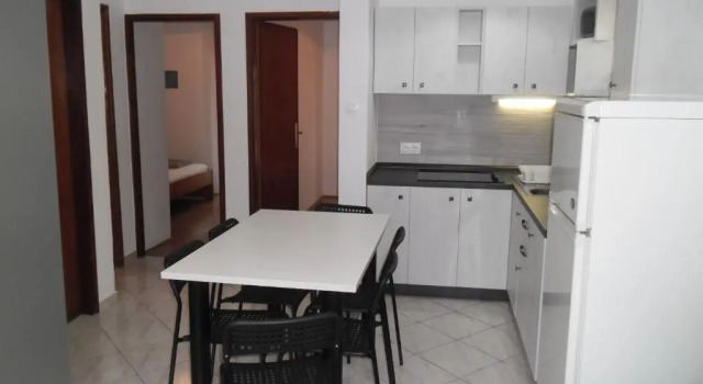 Apartmani Nena, Buchen Sie Hotel Povljana 