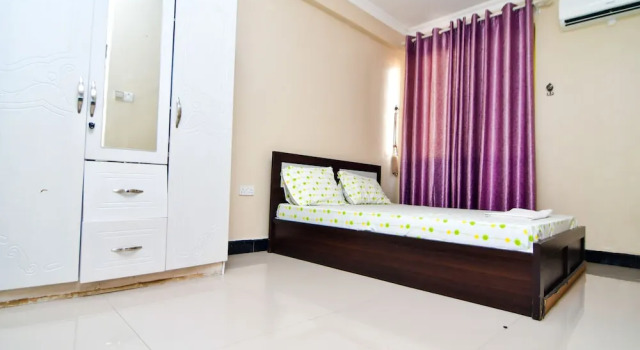 Regency Apartment, Buchen Sie Ferienwohnung Hotels in Daressalam mit Parkplatz, Parkplätze