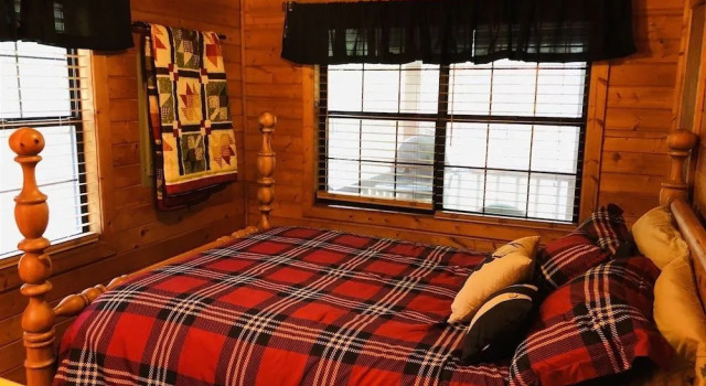 Covered Bridge Cabin, Buchen Sie Hotel Ellijay Georgia