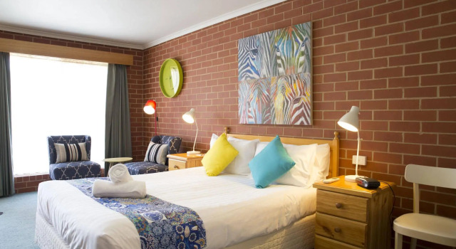Yackandandah Motor Inn, Book Inn  