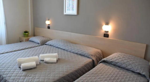 Четырёхместный номер Standard Hotel Excelsior