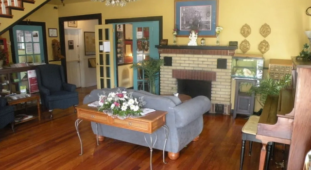 1876 Heritage Inn